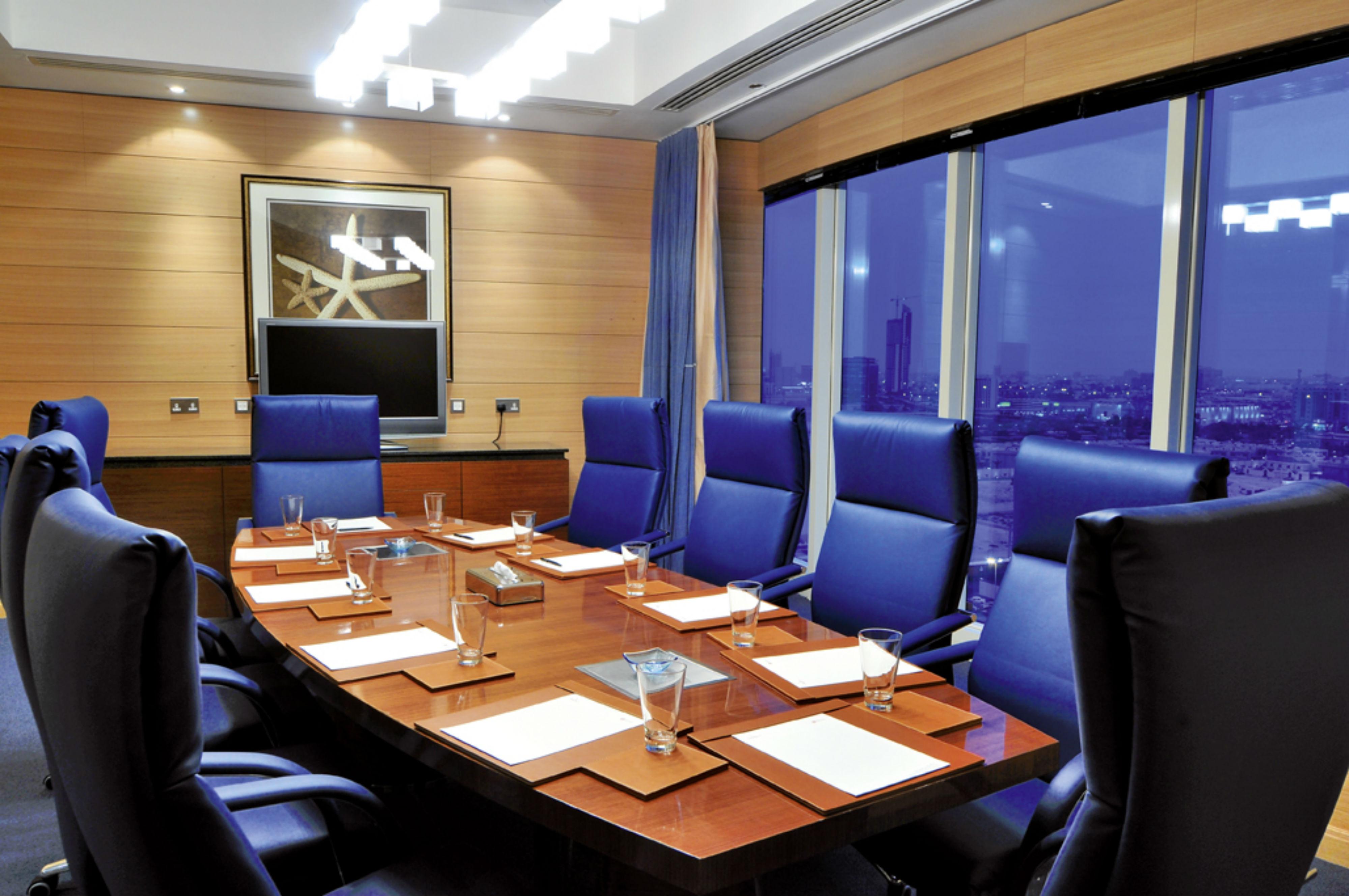 Moevenpick Hotel Al Khobar Luaran gambar Boardroom at the Jumeirah Carlton Tower