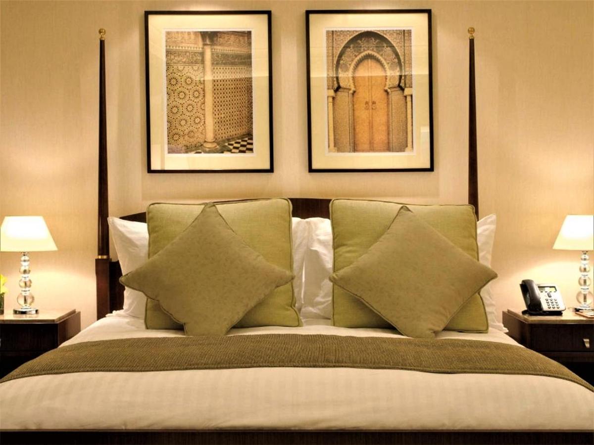 Moevenpick Hotel Al Khobar Luaran gambar A bedroom at the Taj Mahal Palace