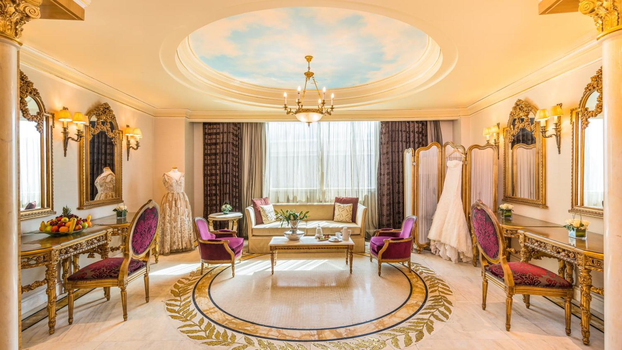 Moevenpick Hotel Al Khobar Luaran gambar The dressing room of the Presidential Suite