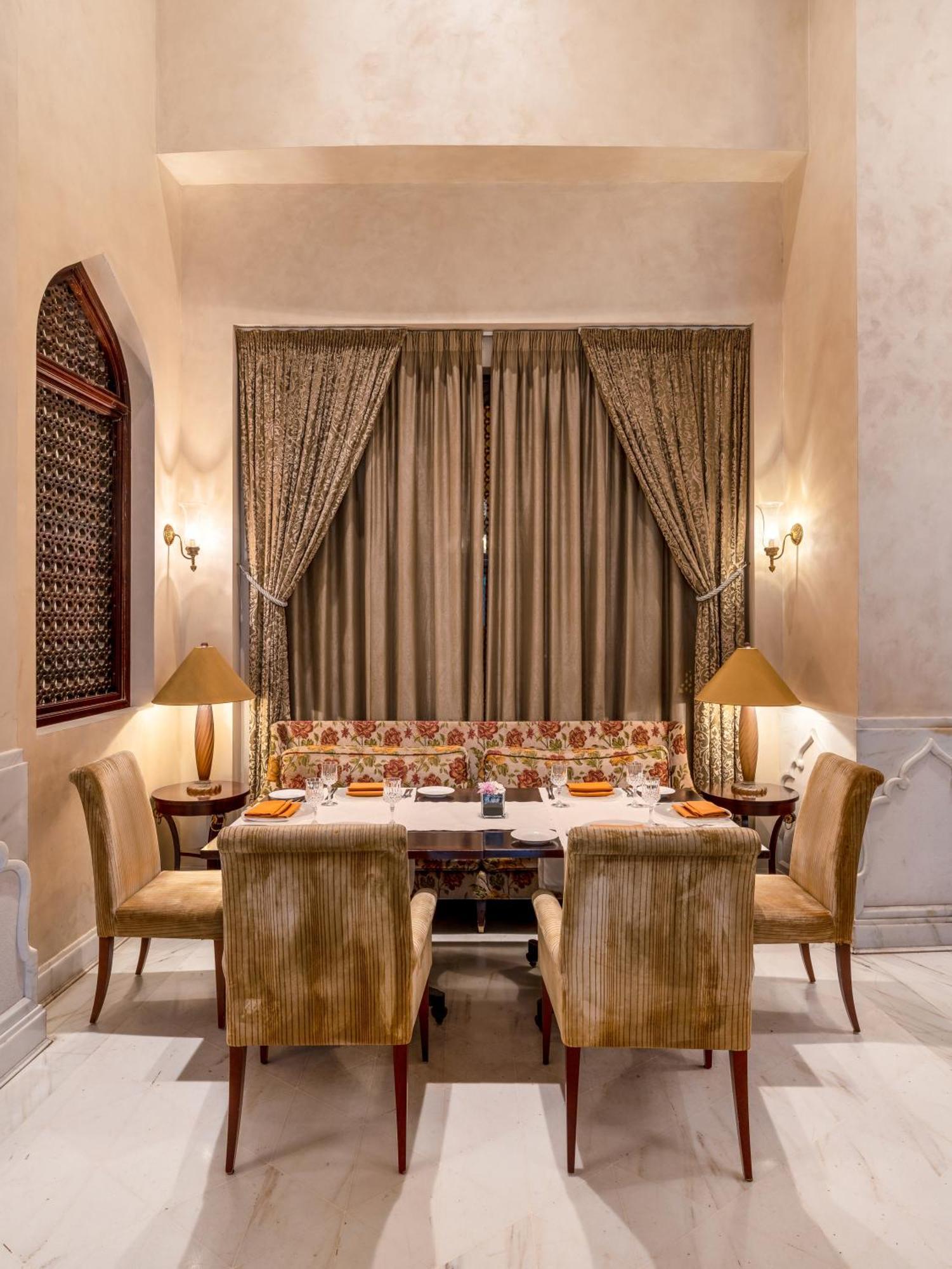 Moevenpick Hotel Al Khobar Luaran gambar The Imperial Dining Hall