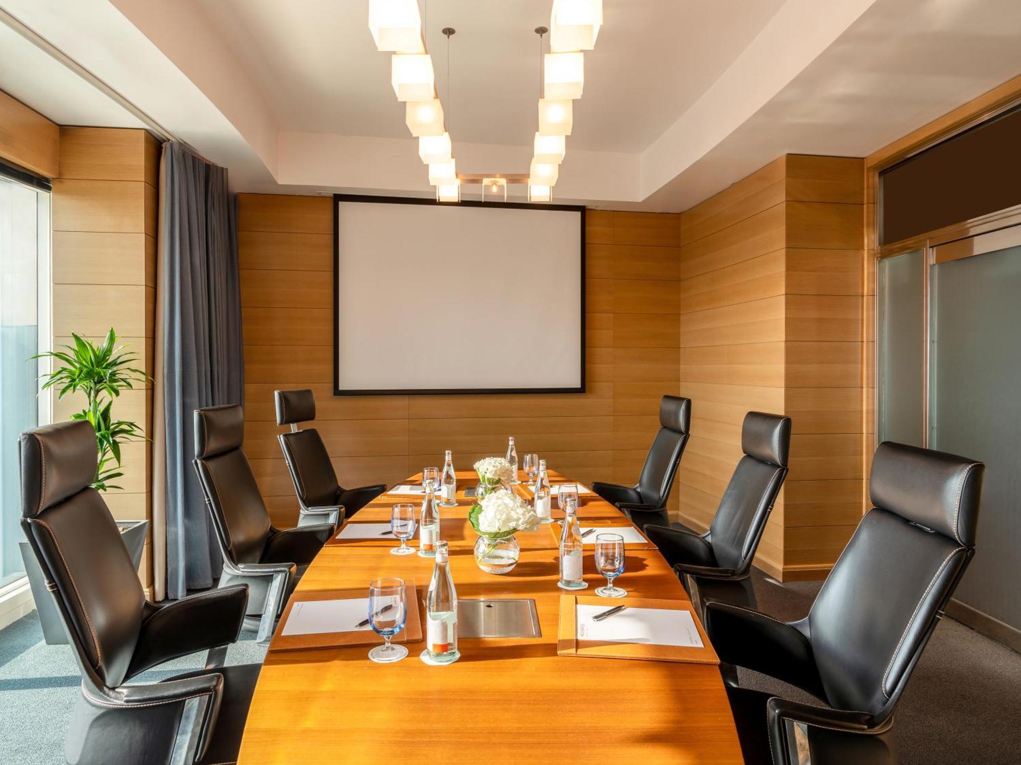 Moevenpick Hotel Al Khobar Luaran gambar Meeting room