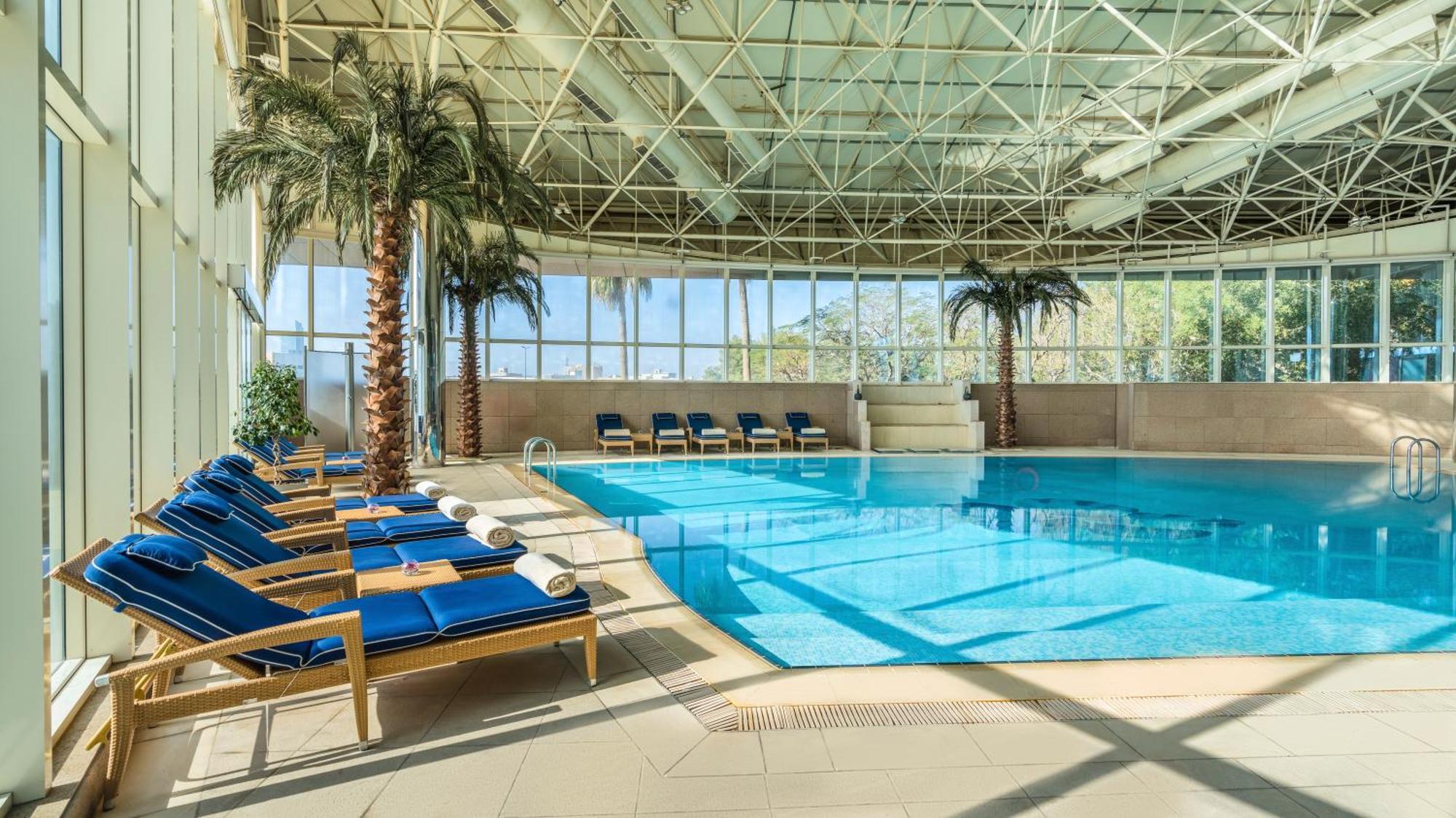 Moevenpick Hotel Al Khobar Luaran gambar The swimming pool at the hotel