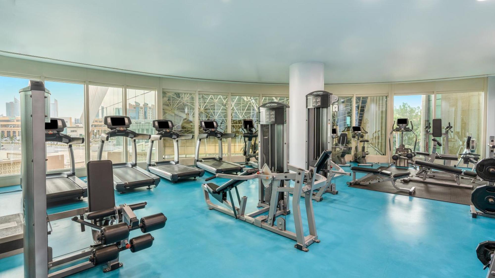 Moevenpick Hotel Al Khobar Luaran gambar The gym at the hotel