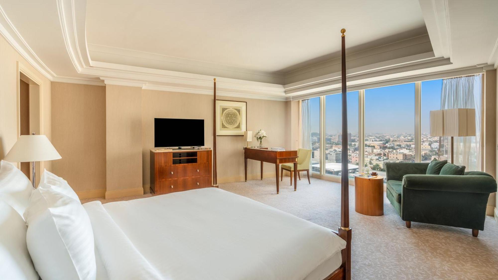 Moevenpick Hotel Al Khobar Luaran gambar A bedroom at the Four Seasons Hotel
