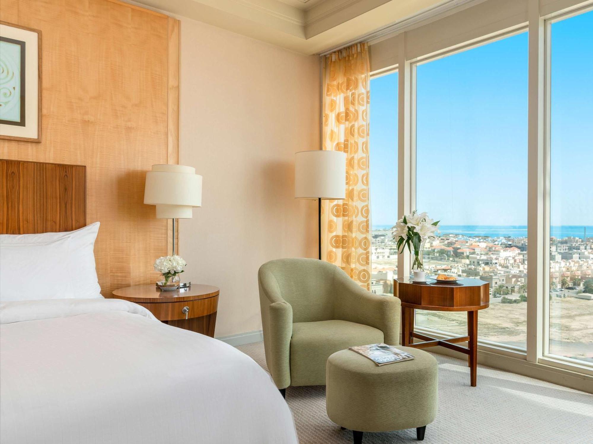 Moevenpick Hotel Al Khobar Luaran gambar A guest room at the Hilton San Diego Bayfront