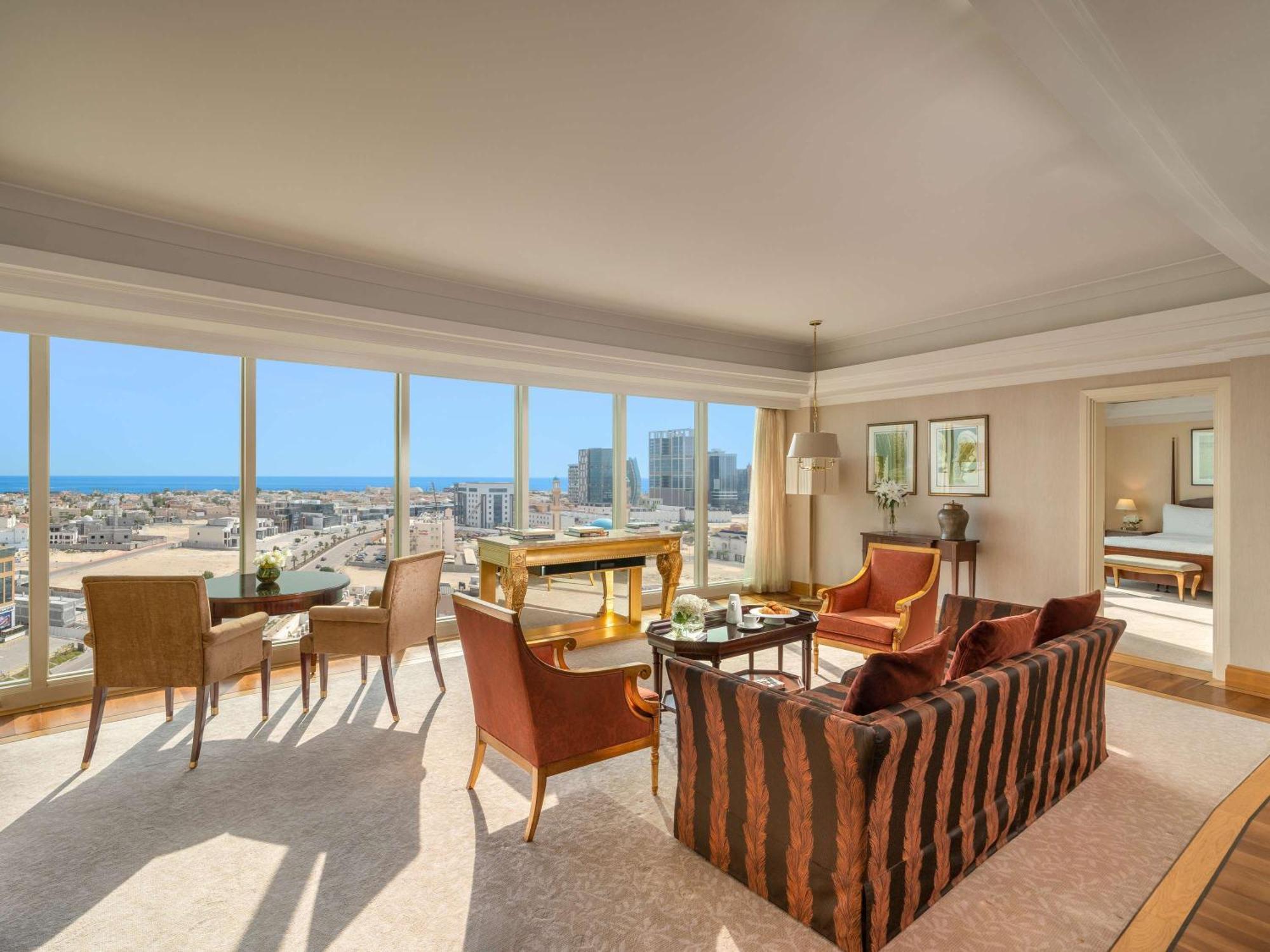 Moevenpick Hotel Al Khobar Luaran gambar A living room at the Four Seasons