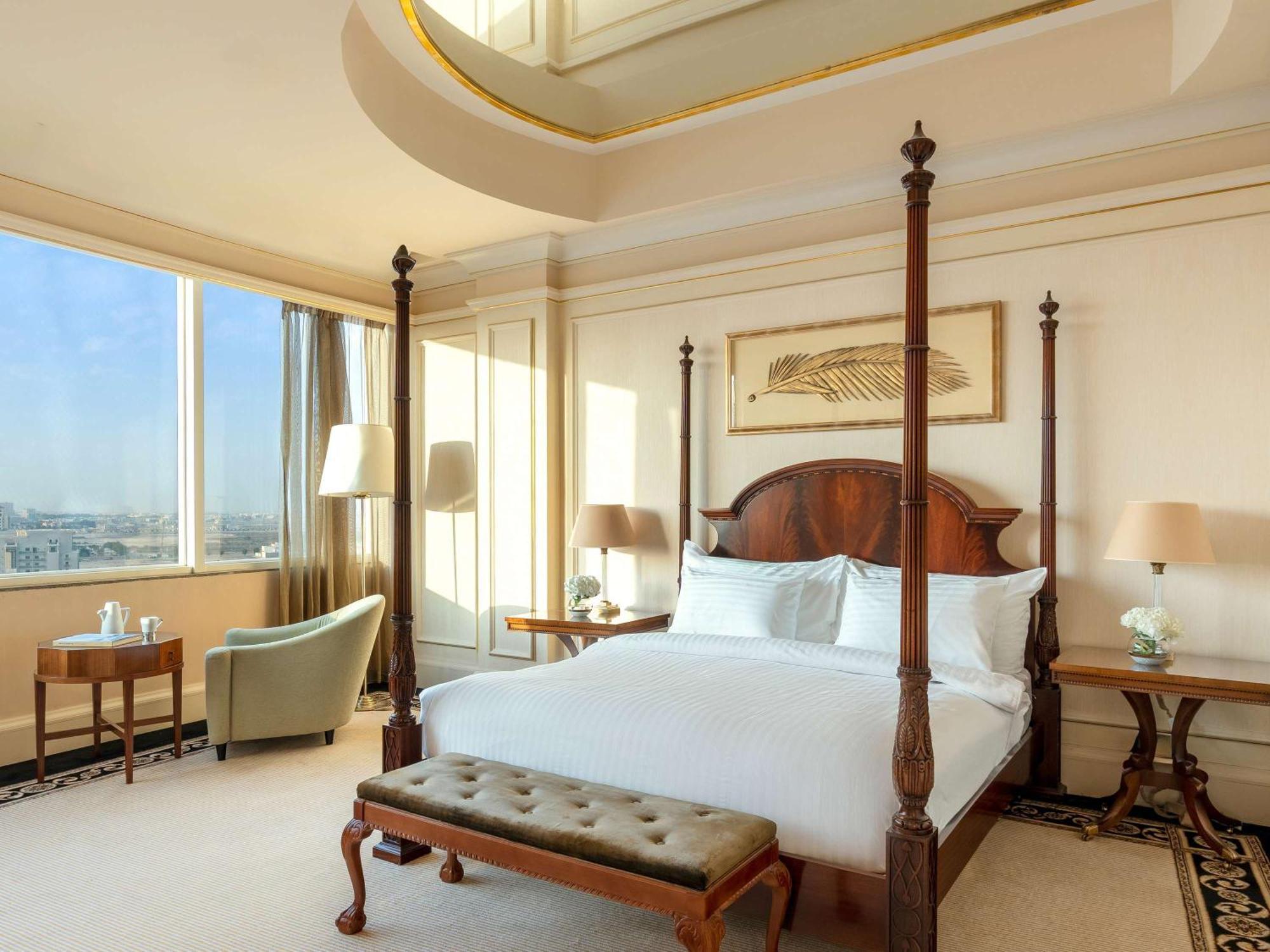 Moevenpick Hotel Al Khobar Luaran gambar A bedroom at the Four Seasons Hotel, Bangkok